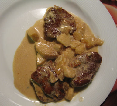 Schweinefilet mit &Auml;pfeln in Calvados-Rahm