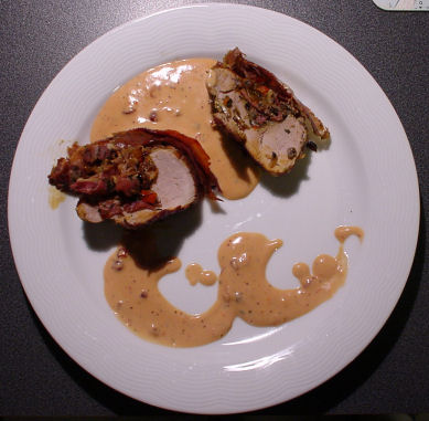 Schweinefilet im Pilz-Schinken Mantel mit Senf-Sahne Sauce